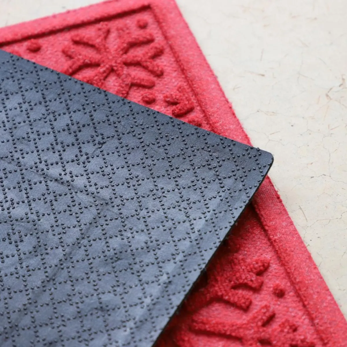 Aqua Shield Bungalow Flooring Snowflake 20"X30" Door Mat