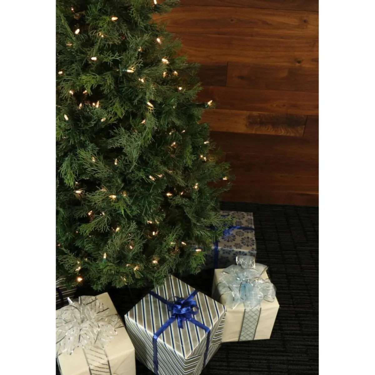 Fraiser Hill Farms 5-Ft. Northern Cedar Teardrop Christmas Tree With Clear Led Lights And Ez Connect Sale